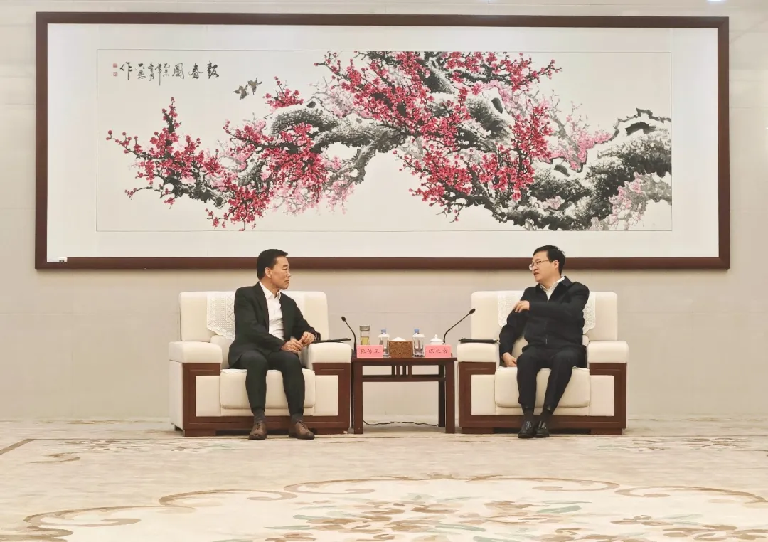 内蒙古自治区党委常委、包头市委书记陈之常会见张传卫
