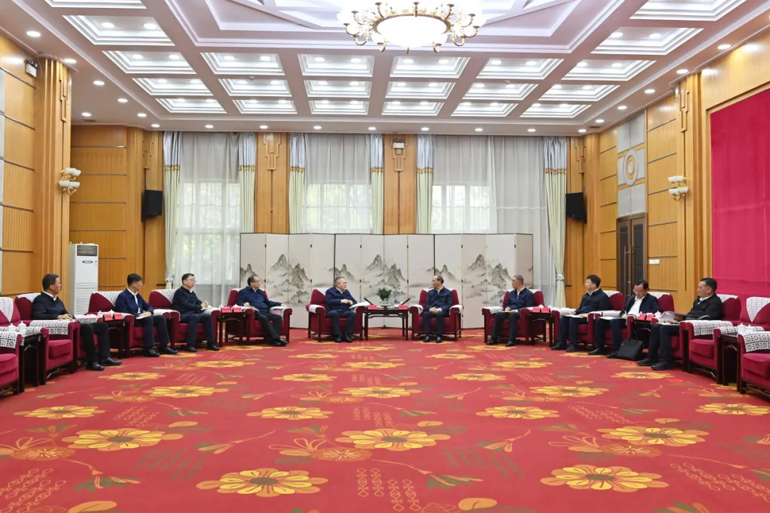 加快“沙戈荒”新能源大基地等重点项目建设！叶向东拜会青海省委书记吴晓军