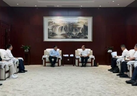 中国能建首席专家万明忠与湖北省孝感市委书记胡玖明座谈