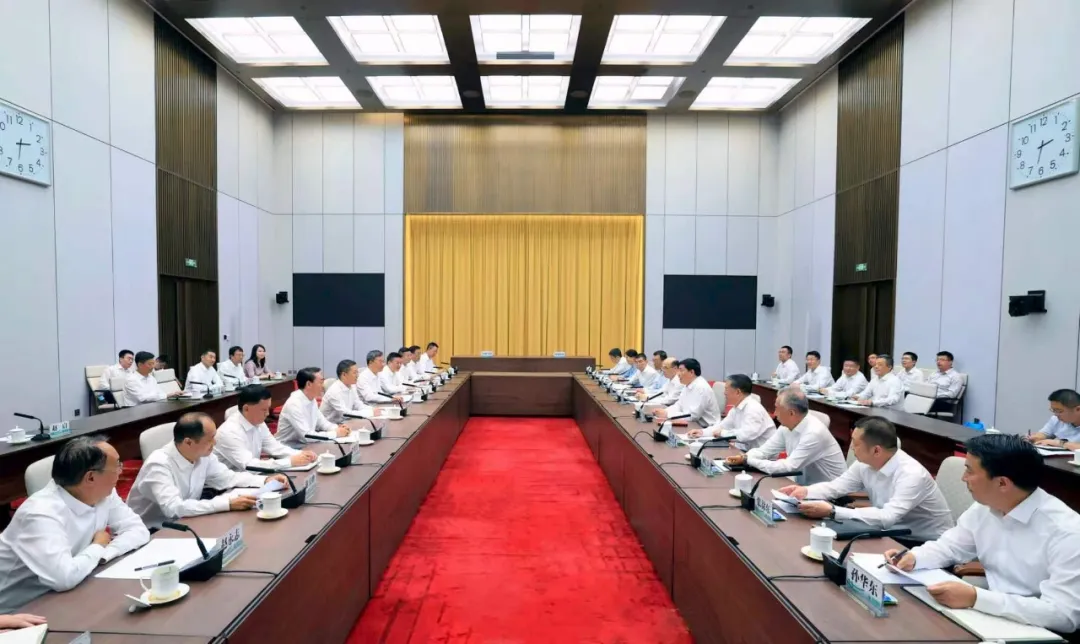 国家电网与中国电气装备举行会谈并签署战略合作协议