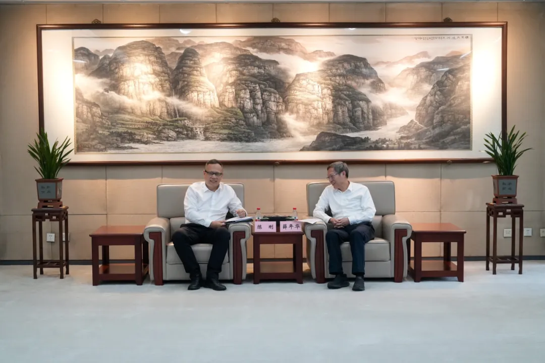 中国能建葛洲坝集团与国能大渡河公司深化合作