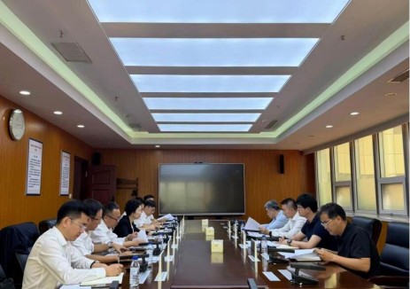 中国能建科技公司饶凡随邢巧英与辽宁省发改委副主任、能源局局长张楠会谈
