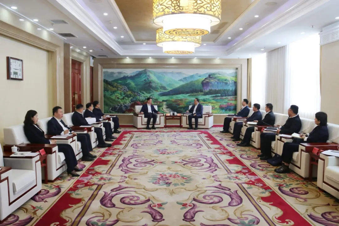 中国华能与阿拉善盟深化地企合作，共推新能源开发利用与防沙治沙协同发展