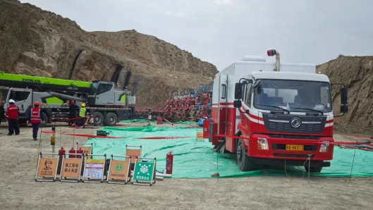 陕西路桥集团爆破公司首个新疆油气射孔项目完工