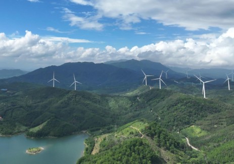 广西桂林市灵川县新能源盐沙坪风电场项目实现全容量并网投产