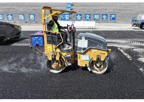 贵州黔南抽水蓄能电站上水库沥青混凝土场外工艺性铺筑试验正式启动