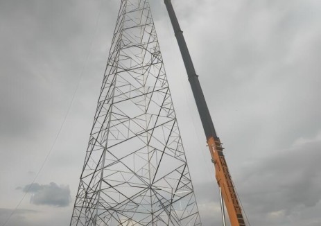 内蒙古乌兰察布电网项目全线最高A38铁塔吊装组立一次成功