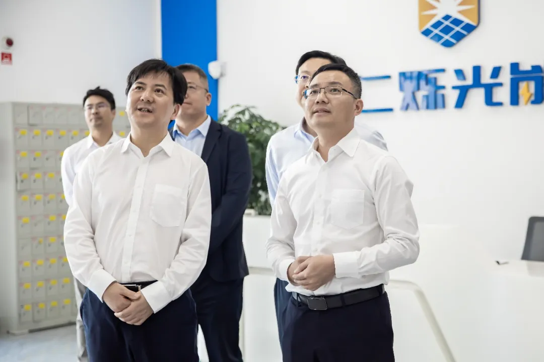 加快钙钛矿光伏技术迭代与产业化落地！江苏常熟市委书记孙建江调研仁烁光能