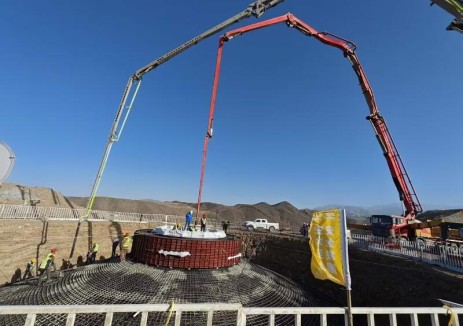 新疆乌鲁木齐市融合算力中心配套新能源项目首台风机基础混凝土浇筑圆满完成