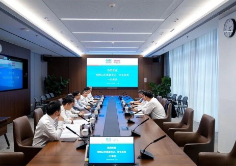 中国能建中电工程党委副书记、副董事长李屹立与黑龙江省双鸭山市委副书记、市长孙亮会谈
