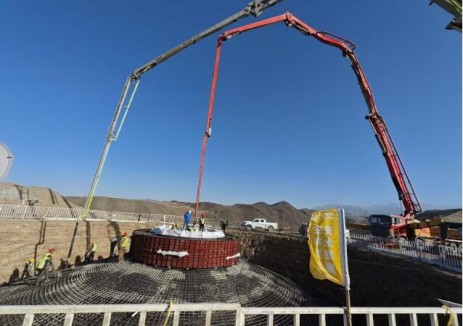 新疆乌鲁木齐市融合算力中心配套新能源项目首台风机基础混凝土浇筑圆满完成