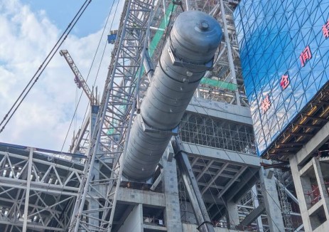 国家电投分宜发电厂2x1000兆瓦机组扩建工程项目4号机组除氧器顺利吊装就位