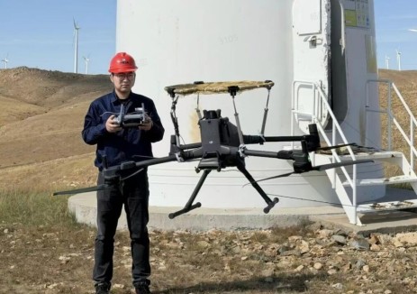 三峡集团首次自主应用无人机实施风机叶片防雷导通检测取得成功