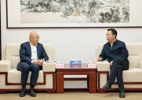 中国能建山西电建党委书记、董事长刘少军与辽宁鞍山市委书记吴开华会谈