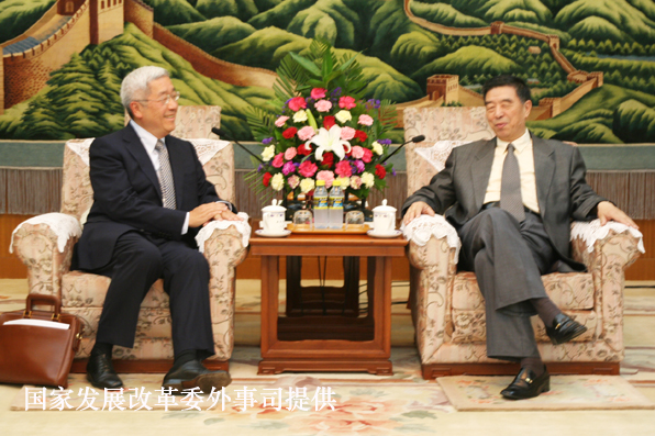 王春正<em>副主任</em>會世行前經濟學家林重庚