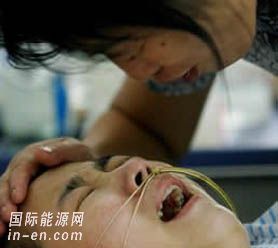 "超級瑪麗"組合中毒案北京開庭 第3次改換被告