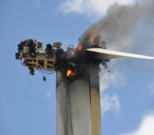 2009年7月14日内蒙古<em>锡林郭勒盟</em>风电机组着火