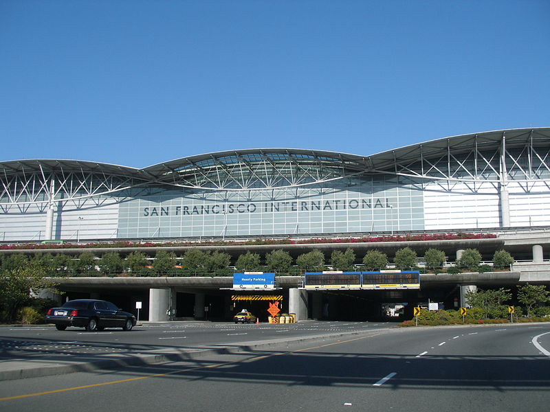 旧金山<em>国际机场</em>爆炸： 疑为天然气管道爆裂引起