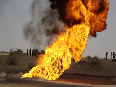 也门主要石油管道遭<em>武装分子</em>轰炸