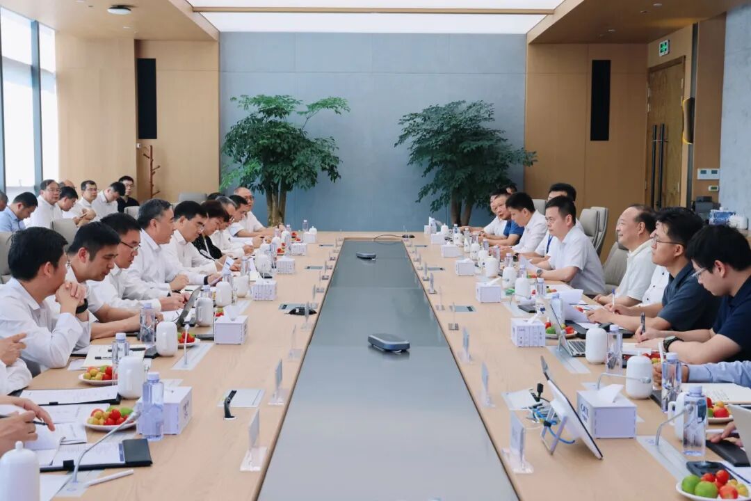 中交集团宋海良与宁德时代创始人、董事长曾毓群会谈！深化交能融合、绿色发展等领域合作